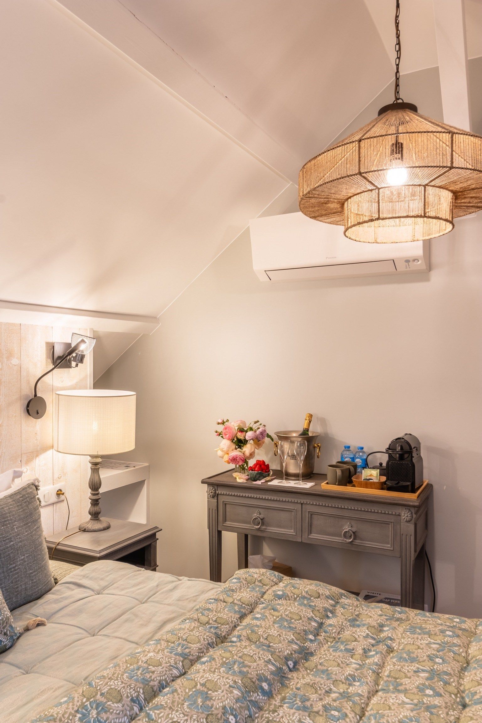 house 5 Rooms for seasonal rent on MONTREUIL (62170)