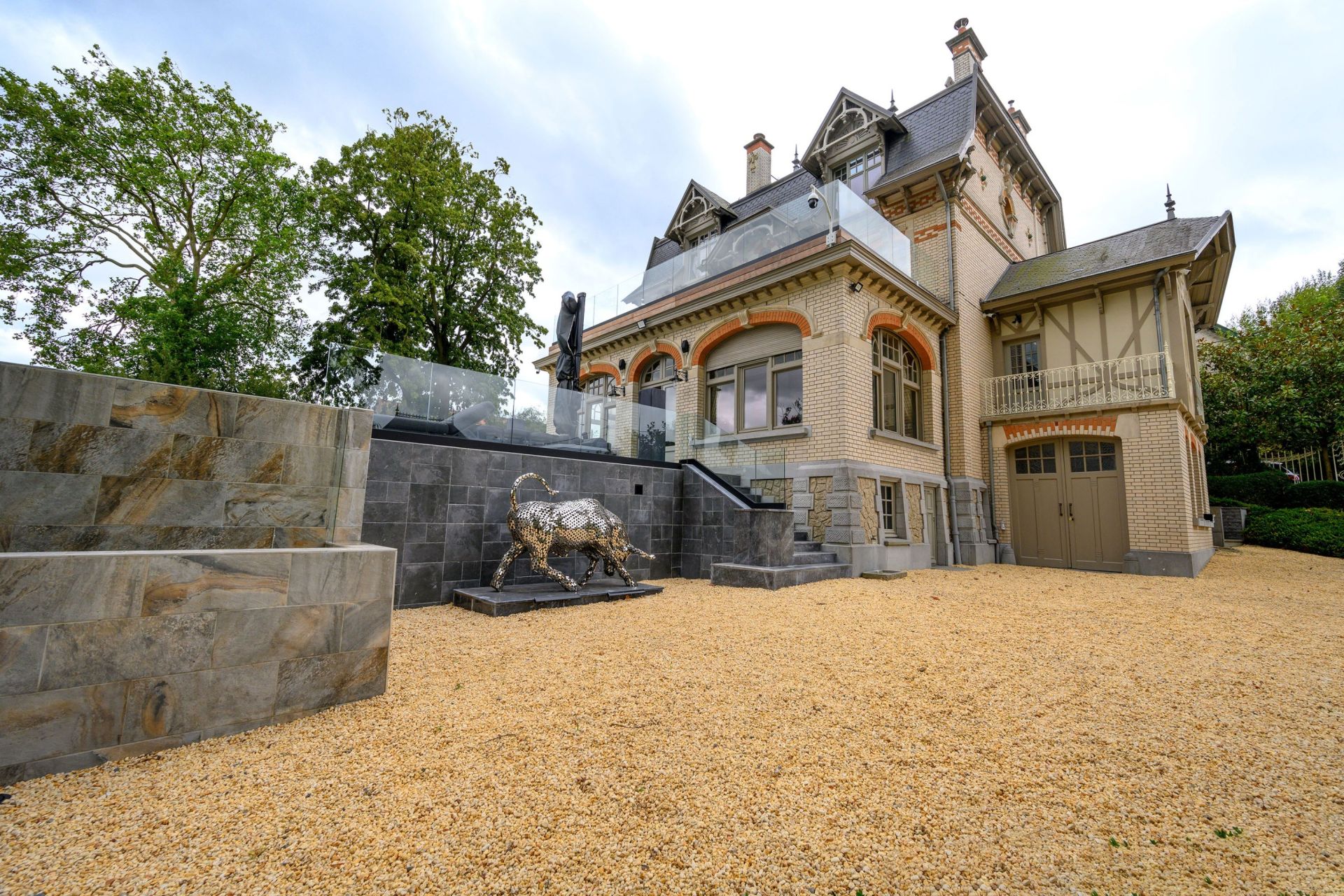 castle 13 Rooms for sale on MERIGNIES (59710)