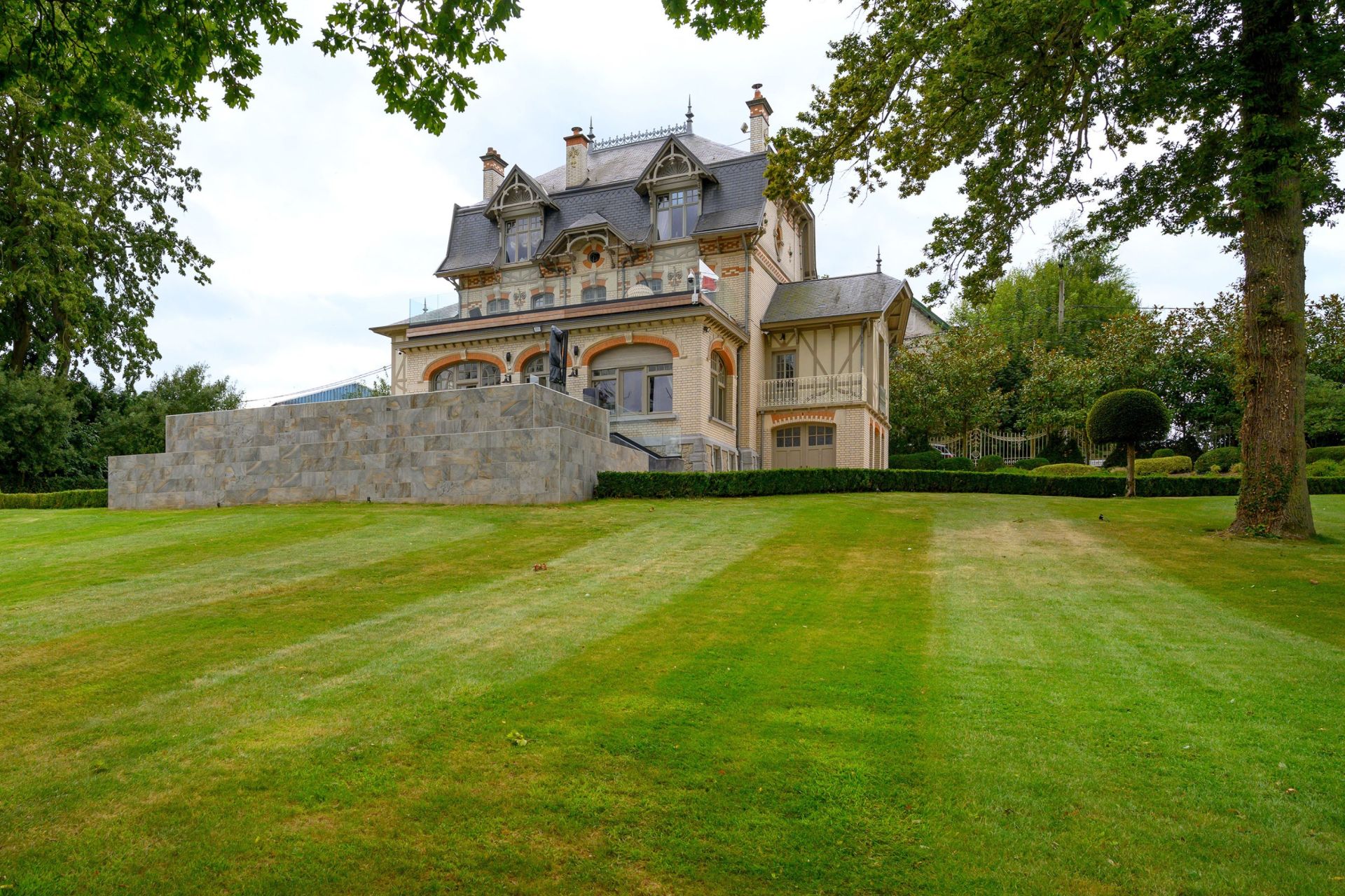 château 13 Pièces en vente sur MERIGNIES (59710)