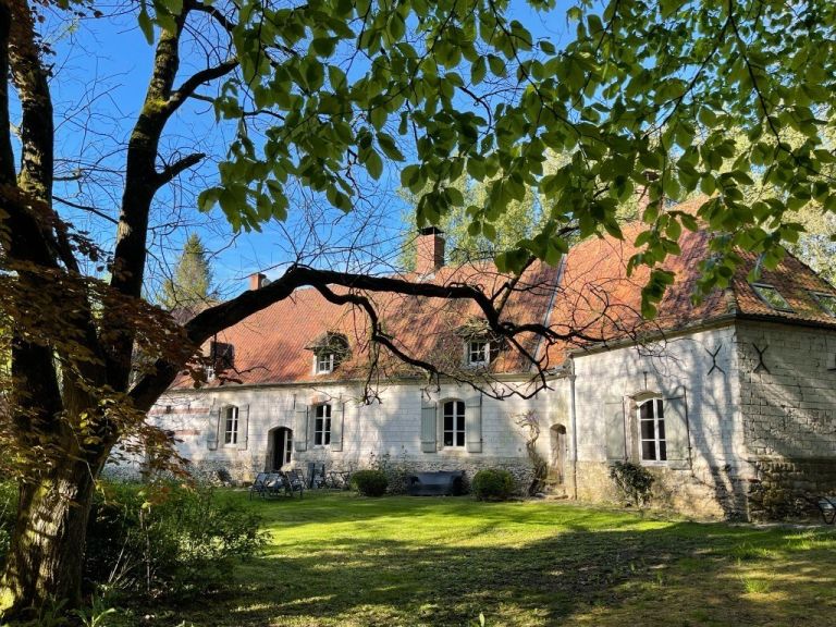 house 8 Rooms for sale on MONTREUIL (62170)