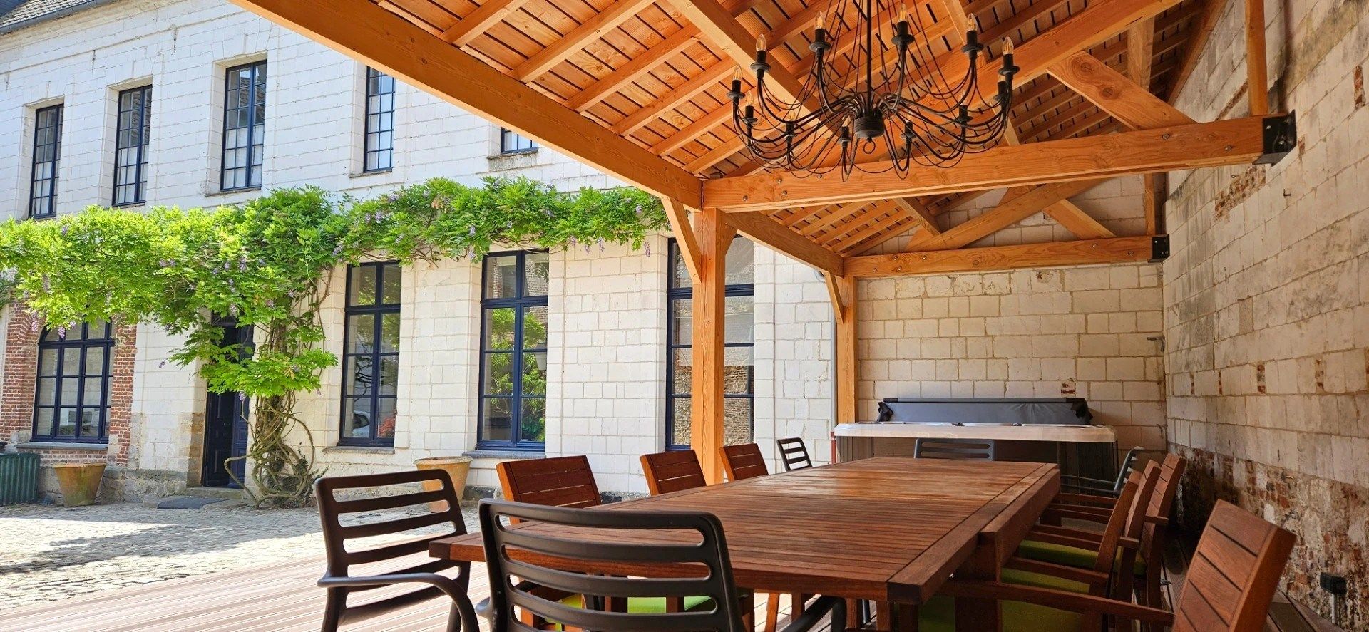 mansion (hôtel particulier) 9 Rooms for sale on MONTREUIL SUR MER (62170)