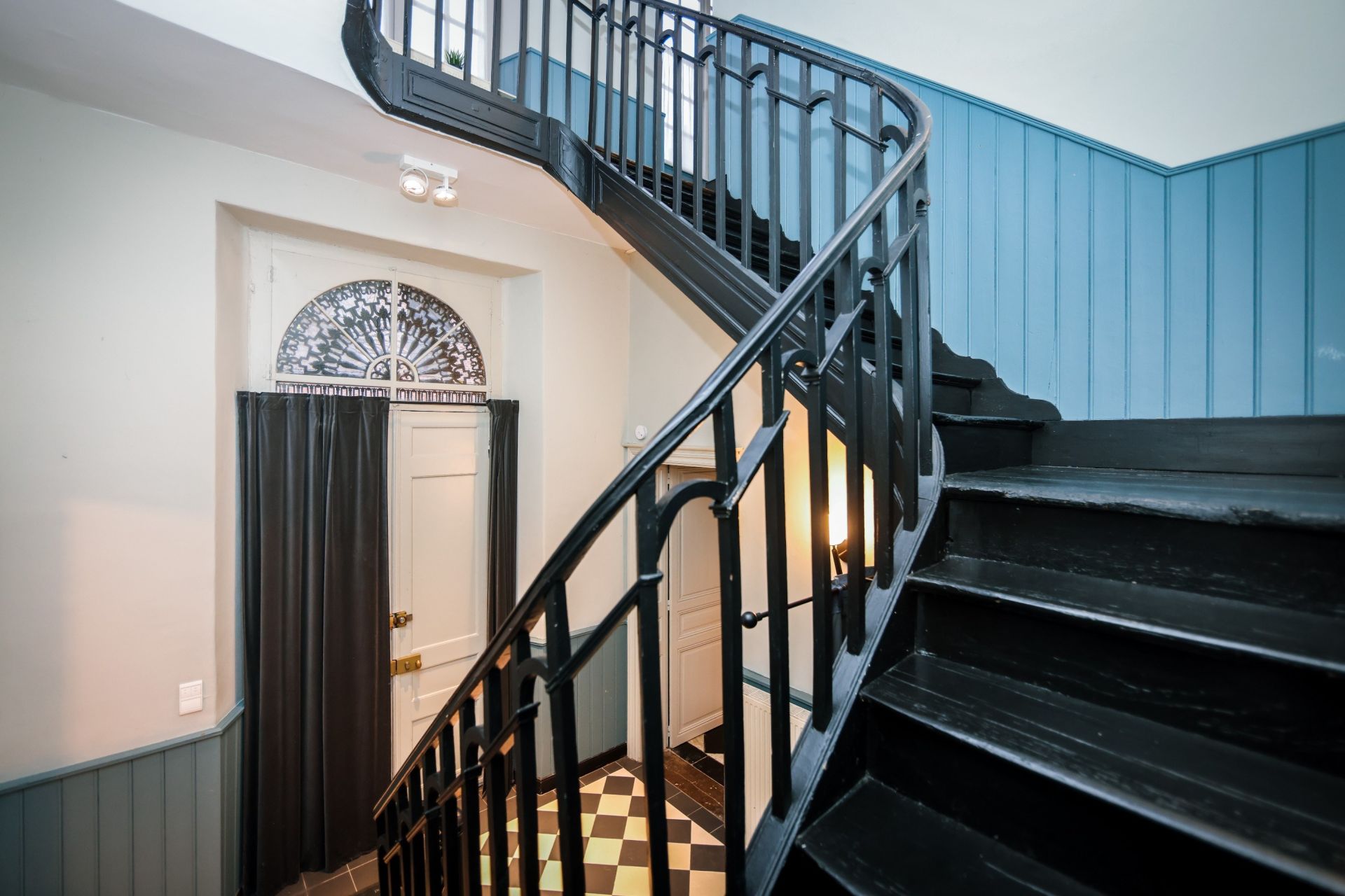 hôtel particulier 9 Pièces en vente sur MONTREUIL SUR MER (62170)