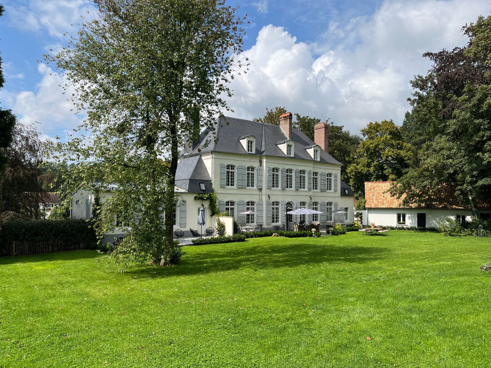 hôtel particulier 15 Pièces en vente sur MONTREUIL (62170)