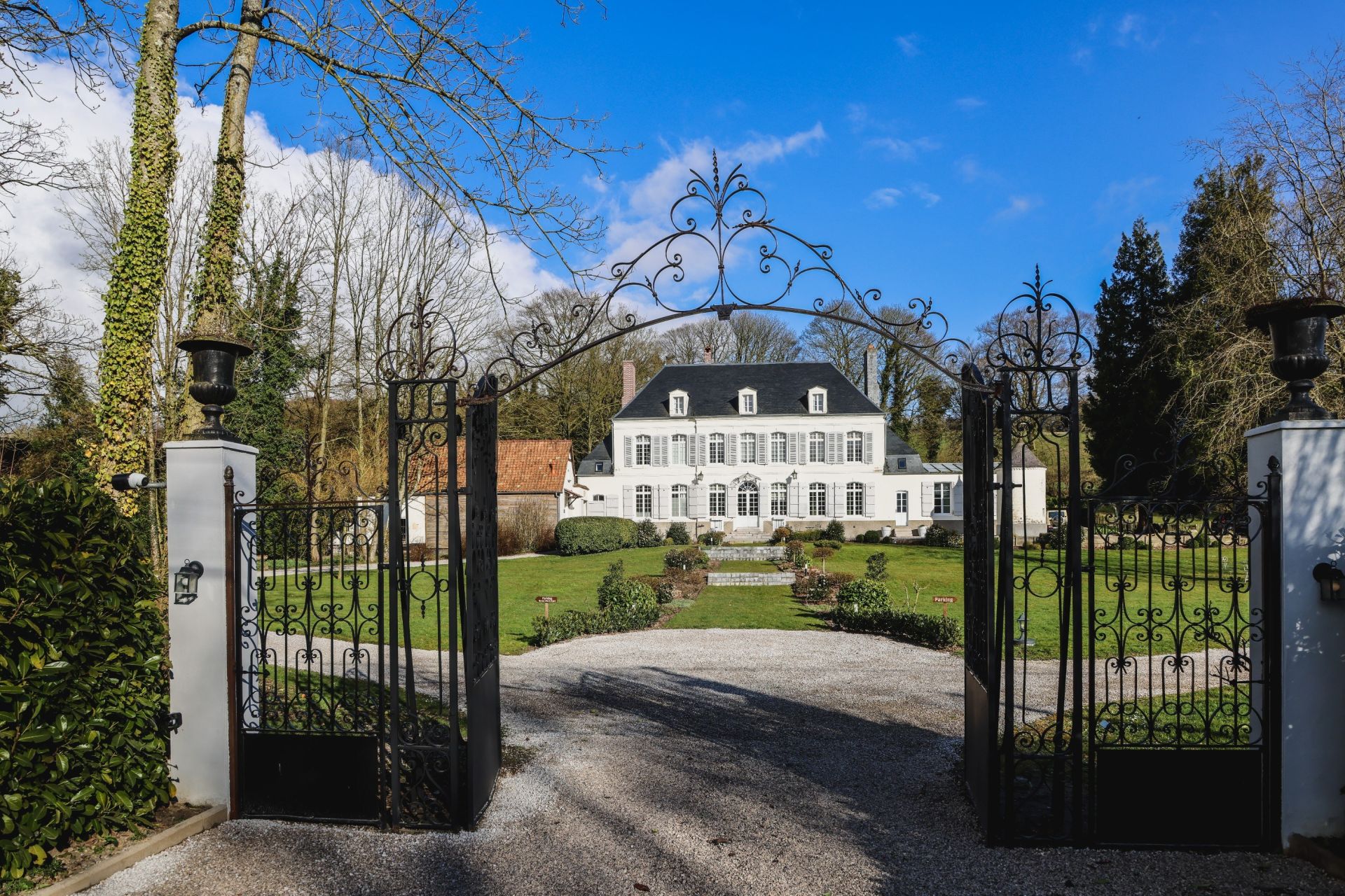 hôtel particulier 15 Pièces en vente sur MONTREUIL (62170)