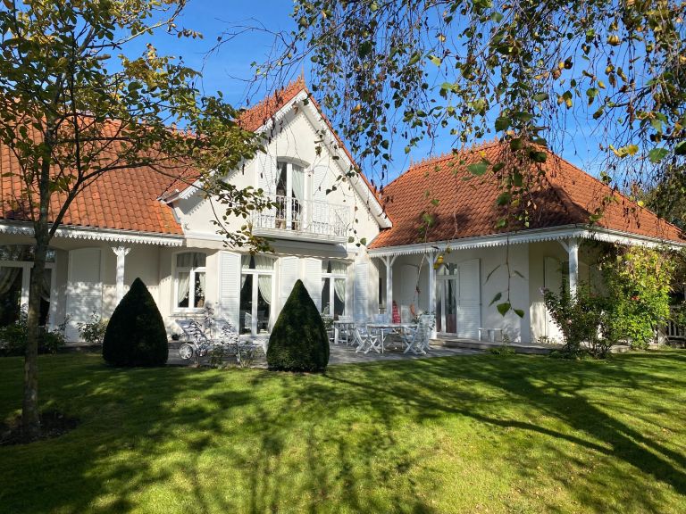 house 9 Rooms for sale on CUCQ (62780)