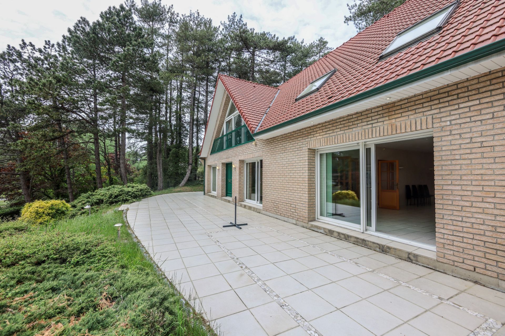 house 8 Rooms for sale on NEUFCHATEL HARDELOT (62152)