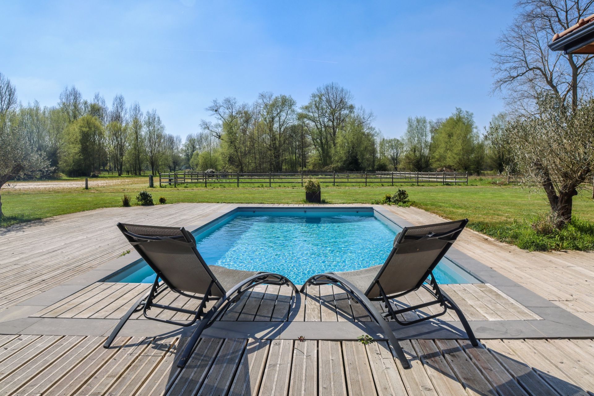 house 9 Rooms for sale on CUCQ (62780)