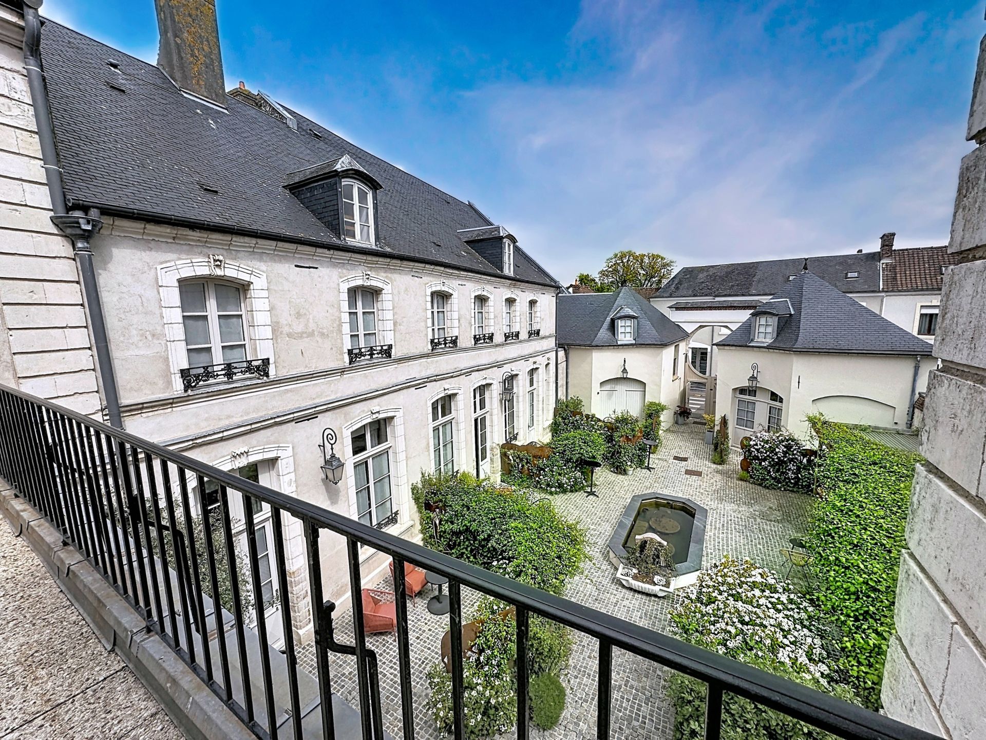 mansion (hôtel particulier) 21 Rooms for sale on MONTREUIL SUR MER (62170)