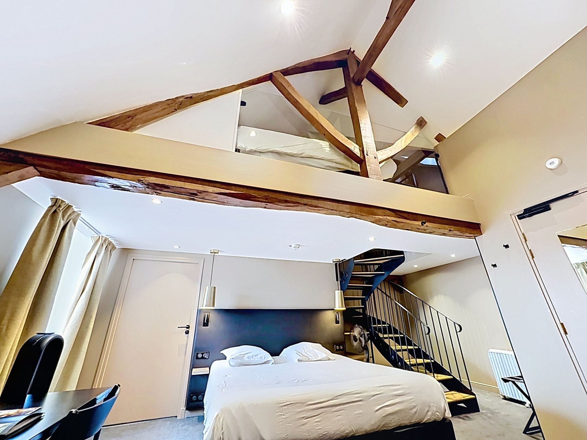 mansion (hôtel particulier) 21 Rooms for sale on MONTREUIL SUR MER (62170)