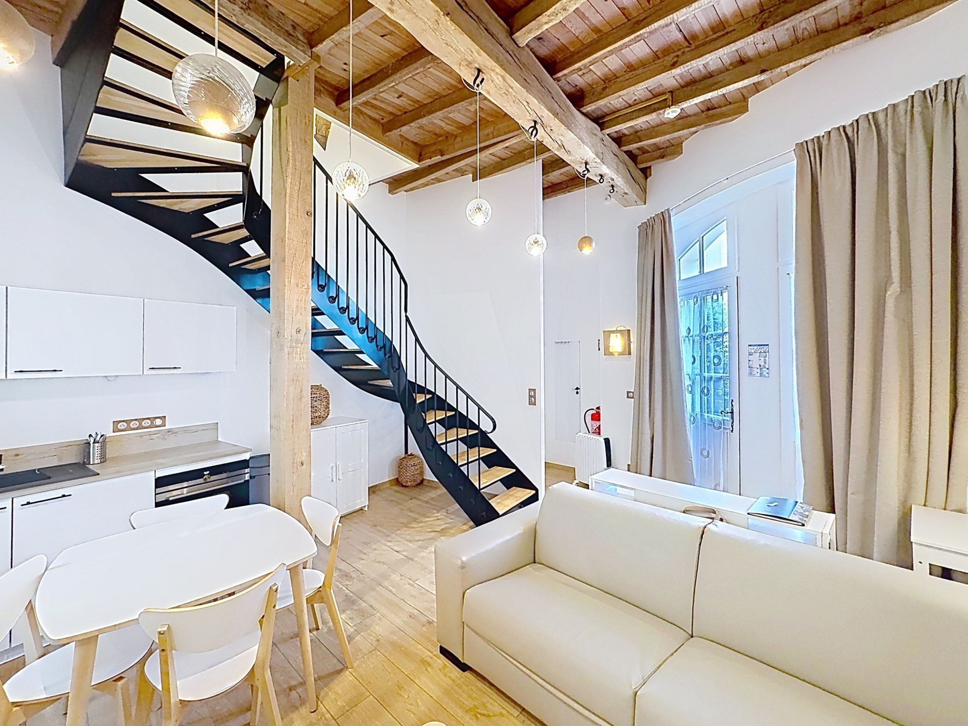 mansion (hôtel particulier) 21 Rooms for sale on MONTREUIL SUR MER (62170)
