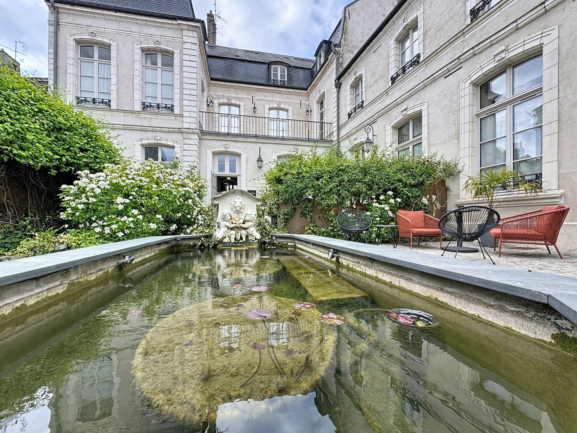mansion (hôtel particulier) 21 Rooms for sale on MONTREUIL SUR MER (62170)