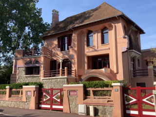 Art Deco Villas, Symbols of Refinement